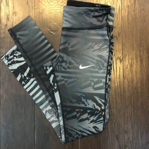 Nike Running Women’s Dr-fit tights